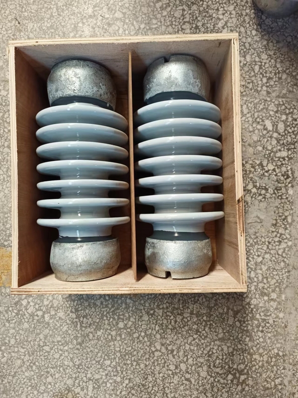 ANSI TR-208 Solid Core Station Post Insulator Ukuran Disesuaikan Abu-abu Muda Mengkilap
