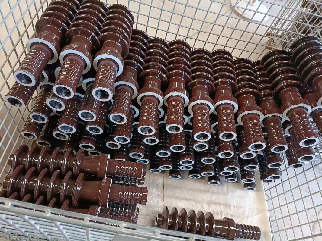 IEC Standard Transformer Porcelain Bushing 150kV Impulse Menahan Tegangan