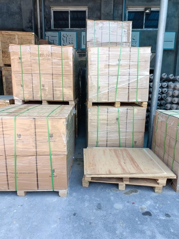 Brown Glazed Oil ASS High Voltage Porcelain Bushing OEM Tersedia 25.8kV