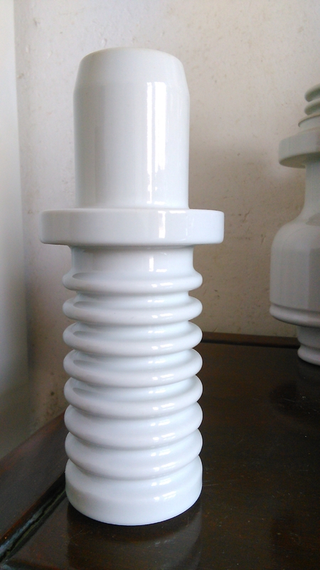 Bushing Berinsulasi Gas IEC