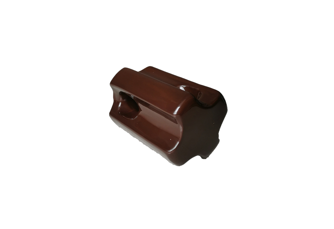 Jenis Normal ANSI 54-3 Porcelain Strain Insulator Untuk Transmisi