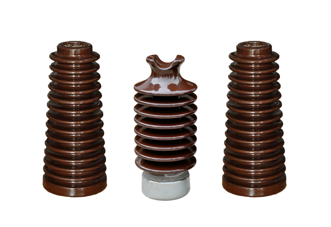 Brown 381mm tinggi 12.5kN Porcelain Post Insulator Untuk Distribusi Tenaga Listrik