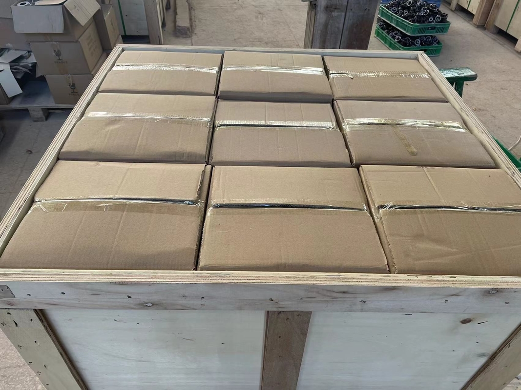 DIN 1kV 250A Porcelain Transformer Bushing Warna Coklat OEM Tersedia