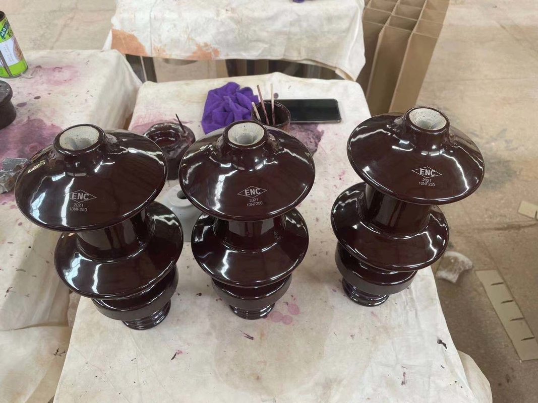 DIN42531 Standar DT-10NF250 Bushing Assembly Warna Coklat OEM Tersedia