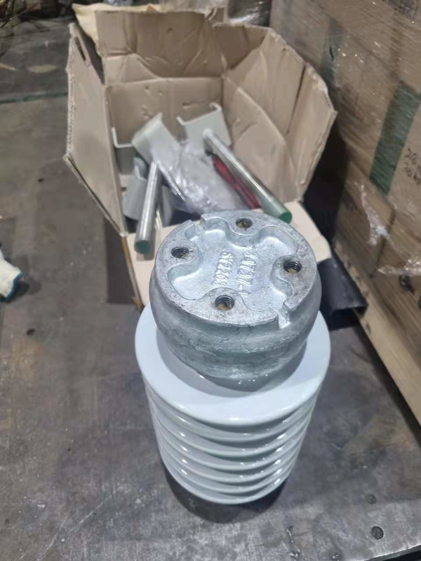 Grey Glazed Station Post Insulator Porselen Listrik 8.9kN ANSI TR-208 OEM